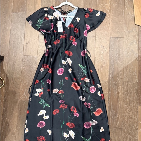 Friends Like These - Elegant Black Floral Midi Dress - Picture 9 of 10